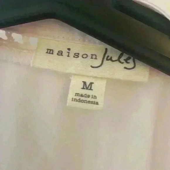 NEW- pink top - Picture 3 of 4